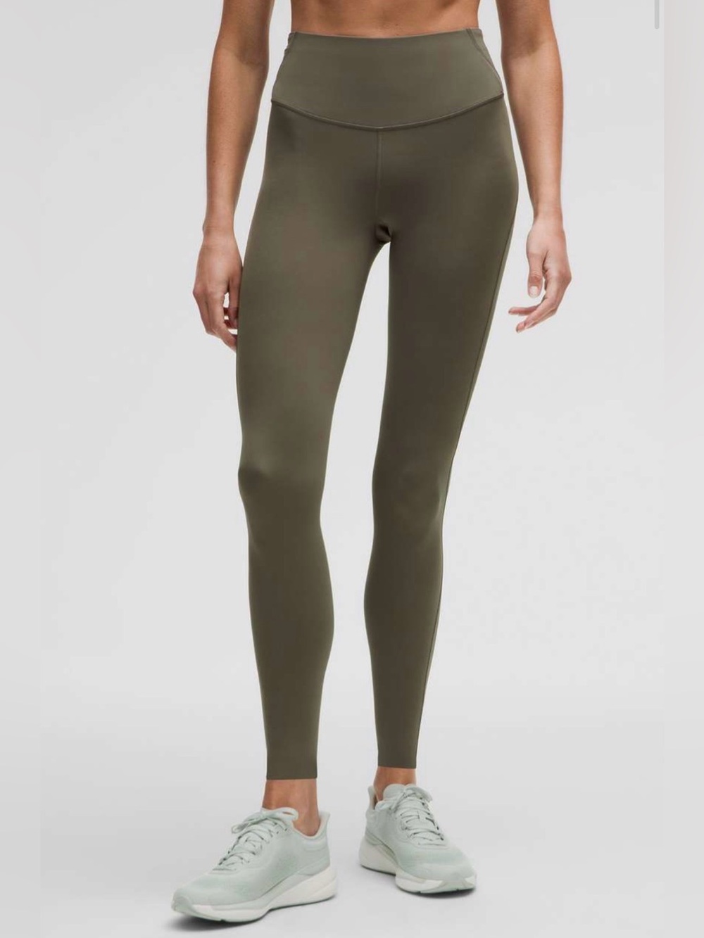 Lululemon Base Pace High-Rise Tight 28"
Army Green Size 6 EUC